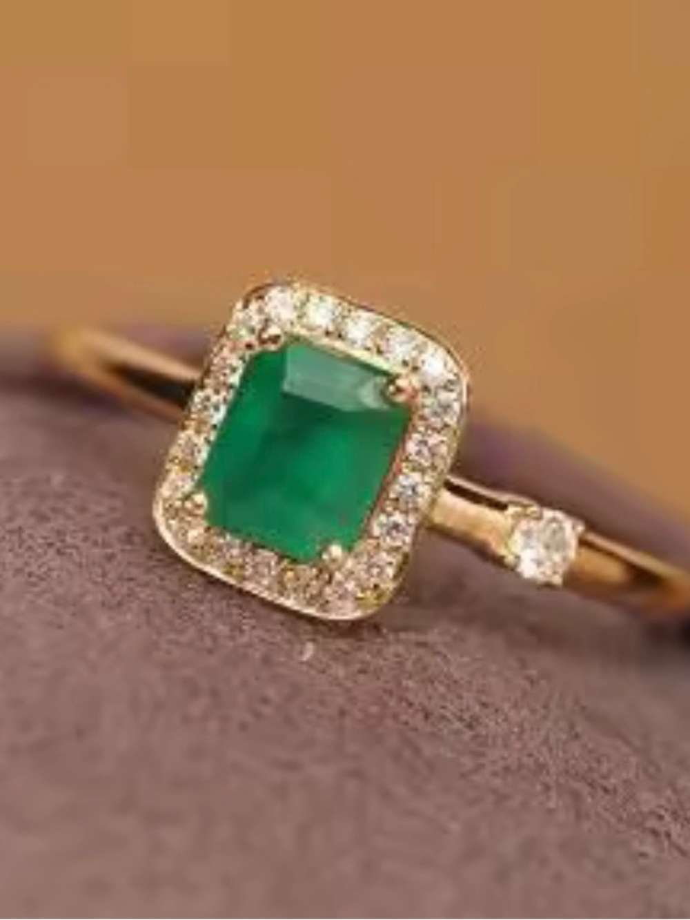 Vivid 18K Gold Filled Lab Emerald Ring Size 7 Lab white Sapphire Stones Accent - Picture 2 of 4